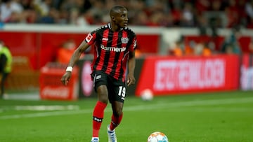 LEVERKUSEN, GERMANY - MAY 02: Moussa Diaby of Leverkusen runs with the ball during the Bundesliga match between Bayer 04 Leverkusen and Eintracht Frankfurt at BayArena on May 02, 2022 in Leverkusen, Germany. (Photo by Lars Baron/Getty Images)