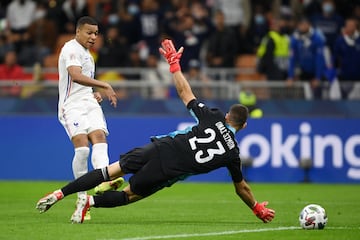 El 10 de octubre de 2021 Francia ganó a España en Milán la final de la Nations League. Mbappé anotó el 1-2, a la postre definitivo, con gran polémica al estar en fuera de juego que el VAR interpretó de manera equivocada.