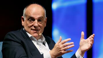 MADRID, 01/06/2023.- Javier Tebas, presidente de LaLiga, durante el debate "Inversiones en fútbol e impacto en la sociedad" de la segunda jornada del VI Congreso Iberoamericano CEAPI, este jueves en el Museo Reina Sofía en Madrid. EFE/ Mariscal