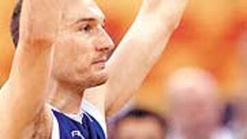 <b>FALTA UNA</B>. Azofra y Estudiantes suman dos triunfos. Necesitan uno más.