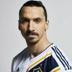 Zlatan usa página completa de LA Times para decir "de nada"