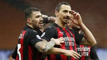 Soccer Football - Serie A - AC Milan v Crotone - San Siro, Milan, Italy - February 7, 2021 AC Milan&#039;s Ante Rebic celebrates scoring their third goal with Zlatan Ibrahimovic REUTERS/Alessandro Garofalo