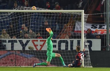 Genoa beat Fiorentina in clash suspended in September
