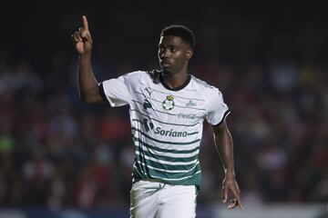 El líder de goleo del fútbol mexicano, con 12 anotaciones se ha llevado los aplausos de la afición y de la liga.