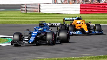 Fernando Alonso (Alpine A521) y Lando Norris (McLaren MCL35M). Silverstone, F1 Sprint. Gran Breta&ntilde;a. F1 2021. 