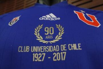 Así es la camiseta conmemorativa de la U