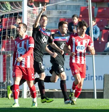 En los próximos 4 años, fue cedido al Huesca, el Deportivo de La Coruña, el Real Zaragoza y el Eibar.