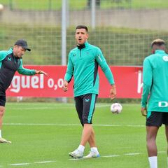 Valverde recupera su ala izquierda con Berchiche y Boiro