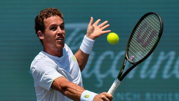 Carball¨¦s avanza y Albert Ramos cae contra Wawrinka
