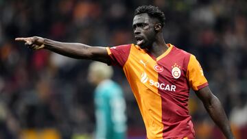 Buruk lamenta la tarjeta amarilla a Davinson Sánchez.