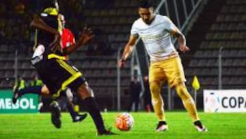 Sosa (der) tuvo pocas oportunidades ante el T&aacute;chira.
 