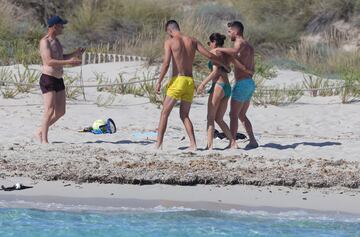 Zidane de vacaciones con su familia en la playa