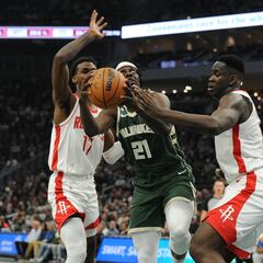 Momento Garuba: de no jugar a titular contra Antetokounmpo