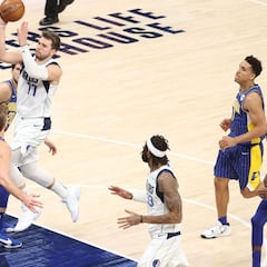 Doncic y el mejor Porzingis conectan en casa de Sabonis