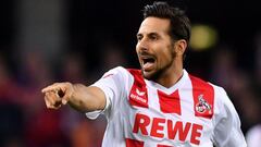 Cologne (Germany), 01/10/2017.- Cologne&#039;s Claudio Pizarro reacts during the German Bundesliga soccer match between FC Cologne and RB Leipzig at Rheinenergiestadion in Cologne, Germany, 01 October 2017. (Colonia, Alemania) EFE/EPA/SASCHA STEINBACH EMB