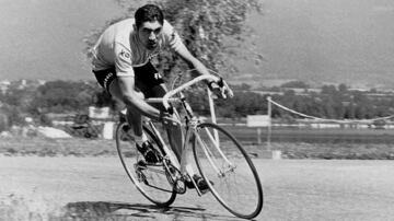 El ciclismo es parte fundamental en la cultura social del país. Considerado no solo como un deporte, sino como una forma de vida; Bélgica está diseñada, a través de sus carreteras y calles, para transitar en bicicleta de cualquier punto. El Tour del Flandes y la Lieja-Bastaña-Lieja son dos de las carreras más tradicionales de la temporada ciclista. El país ha generado representantes como Rick van Looy, Philippe Thys y Eddy Merckx, uno de los mejores ciclistas de la historia.