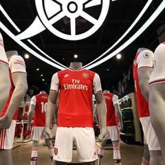 Adidas pide disculpas después de que sus redes se llenaran de mensajes antisemitas