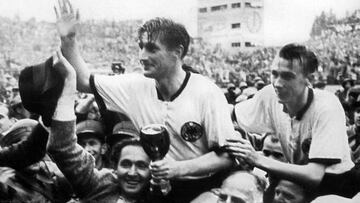 La selección alemana con la Copa del Mundo.