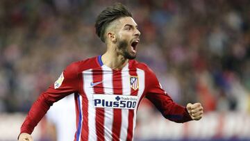 Carrasco, durante un partido con el Atlético.