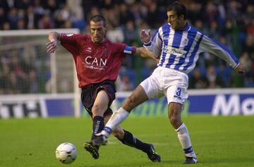 Jug¨® con el Barcelona la temporada 1994-95. Visti¨® la camiseta del Osasuna desde 1999 hasta 2001.