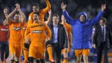 Los jugadores de la Real Sociedad festejaron su clasificación a la fase previa de la Champions League.