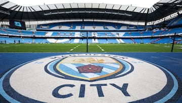 El City condena los c¨¢nticos contra Bobby Charlton