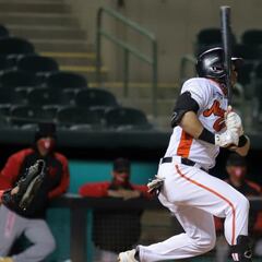 Naranjeros le saca jugó a su picheo y ponen en la lona a Venados