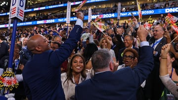 Maryland Governor Wes Moore waves a flag in the Maryland delegation area on Day 2 of the Democratic National Convention (DNC) at the United Center, in Chicago, Illinois, U.S., August 20, 2024. REUTERS/Alyssa Pointer