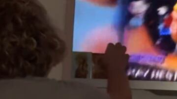 Se ponen a ver ‘La isla de las tentaciones’ y es casi un milagro lo que su madre tiene colocado en la tele