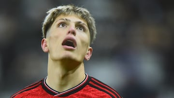 Newcastle (United Kingdom), 02/12/2023.- Manchester United's Alejandro Garnacho reacts during the English Premier League soccer match between Newcastle United and Manchester United, in Newcastle, Britain, 02 December 2023. (Reino Unido) EFE/EPA/PETER POWELL EDITORIAL USE ONLY. No use with unauthorized audio, video, data, fixture lists, club/league logos, 'live' services or NFTs. Online in-match use limited to 120 images, no video emulation. No use in betting, games or single club/league/player publications.