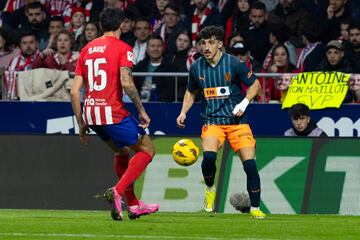 Diego López durante la disputa de un partido del Valencia esta temporada.