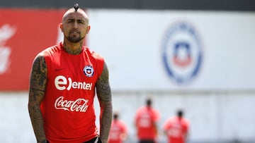 Arturo Vidal durante un entrenamiento con la selecci&oacute;n chilena.