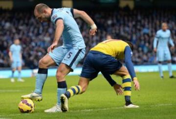 Alexis Sánchez tuvo una activa participación en el triunfo de Arsenal sobre Manchester City de Manuel Pellegrini.