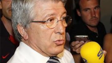 "¿Qué queréis, que Falcao se marche al Madrid? Decídselo"