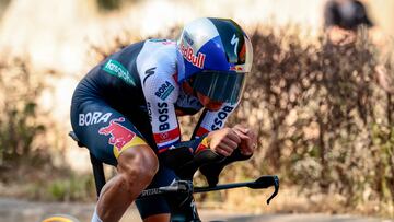 Roglic, en la crono de Tirana del Giro.