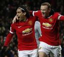 Rooney lidera al United con dos goles ante un débil Newcastle
