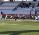 ¡Sacó aplausos! El golazo de tiro libre de Camila Sáez en España