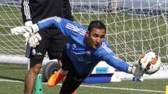 Décimo partido de Keylor: hace una parada cada 45 minutos