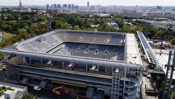 Obras de la pista central de Roland Garros.