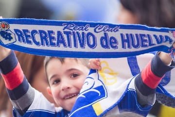 19/03/16 PARTIDO SEGUNDA DIVISION B  RECREATIVO DE HUELVA - GRANADA B FILIAL  SEGUIDORES AMBIENTE APOYO AL CLUB POR QUIEBRA DESAPARICION