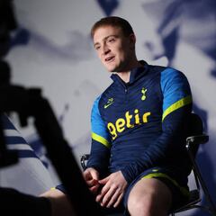 Tottenham announce new deal for Oliver Skipp