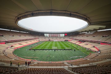 Capacidad en 2030: 71.000. Ronda máxima que puede albergar en el Mundial: Semifinal. Mayores eventos acogidos: conciertos, finales de Copa del Rey... Propietario: Estadio La Cartuja de Sevilla SL.