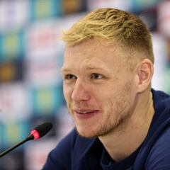 Aaron Ramsdale, rival de USA, bromea sobre la prohibición del alcohol en el Mundial