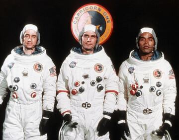 Durante su etapa en la NFL tambi¨¦n se dio tiempo para protagonizar varias pel¨ªculas de Hollywood. La m¨¢s conocida fue Capricorn One junto a Elliott Gould, James Brolin, Brenda Vaccaro y Sam Waterston.
