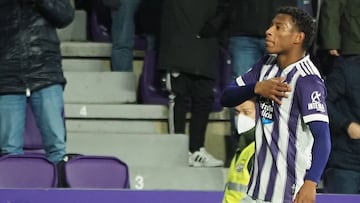 VALLADOLID, 06/11/21. PHOTOGENIC. PARTIDO DE LA LIGA SMARTBANK ENTRE EL REAL VALLADOLID Y EL MIRAND&Atilde;S, EN EL ESTADIO JOSE ZORRILLA. GOL DE GONZALO PLATA