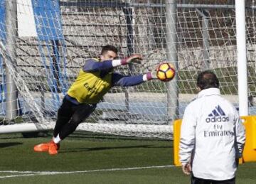 Durante el entrenamiento jugaron un partidillo, y Bale apunta a titular.