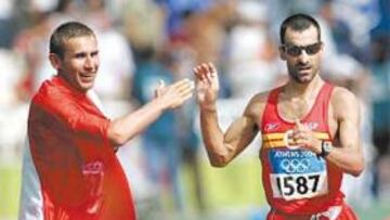 <b>Bragado</b> Bragado choca las manos con un polaco