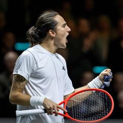 Italia se sale: Bellucci echa a Tsitsipas el día después de ganar a Medvedev