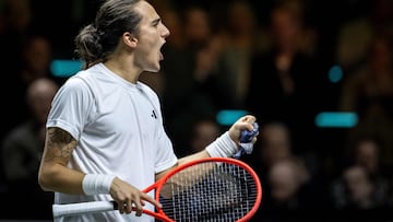 Mattia Bellucci, contra Stefanos Tsitsipas en Róterdam.