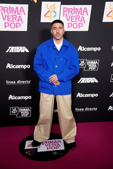 El cantante Enol posa en la alfombra roja de LOS40 Primavera Pop.
